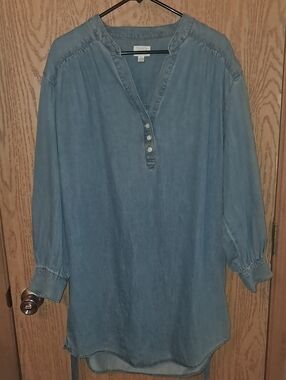XL Time and Tru Light Blue Chambray Tunic with Button Placket and Belt.